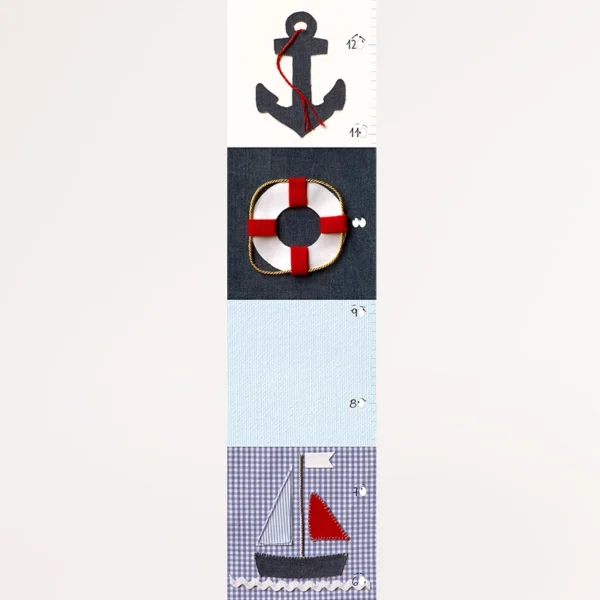 מקטע ממד גובה בהדפס של אפליקציית בד, של אלמנטים מעולם הים, בגווני כחול, אדום ולבן