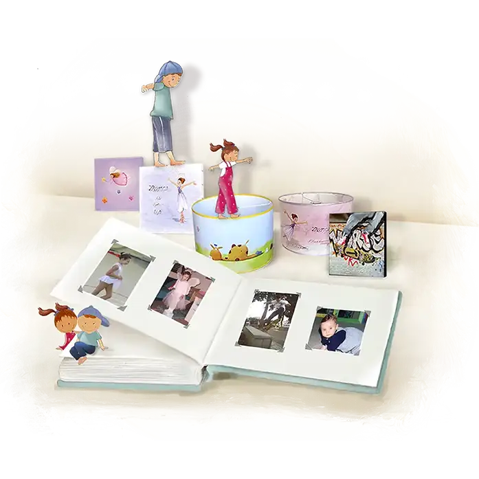 איור של אלבום משפחתי פתוח ודמויות מאוירות של ילדים, חיבור בין עיצוב, אהבה וזיכרונות ילדות