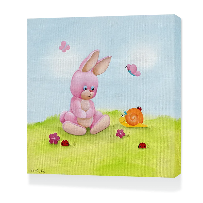 תמונת קנבס שפן ורוד עם חילזון כתום, נפגשים בדשא, מוקפים בפרחים חיפושית ופרפרים במבט צד